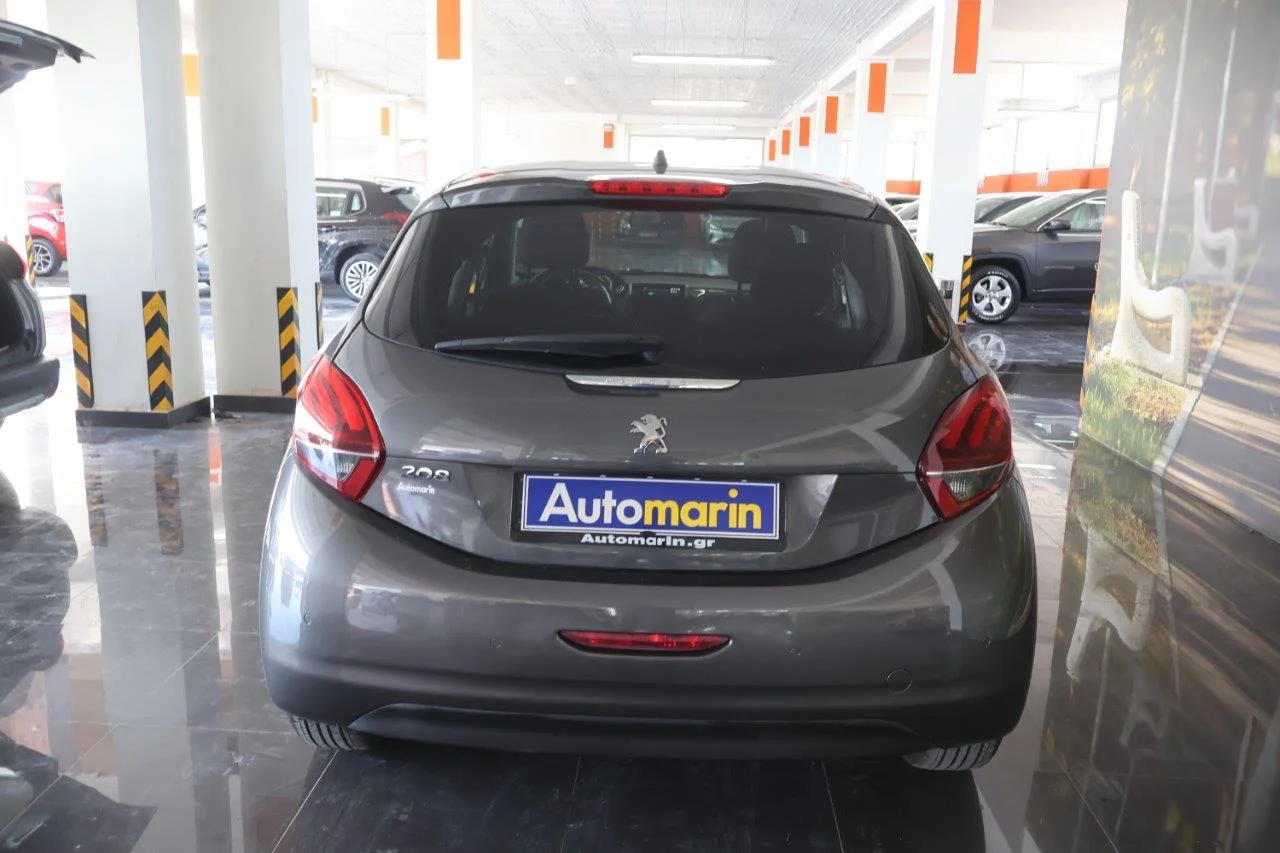 Peugeot 208 - View model 5