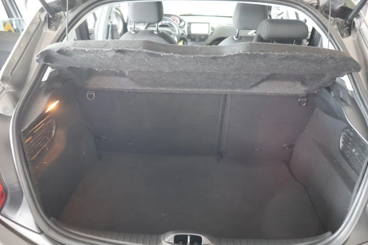 Peugeot 208 - View model 10