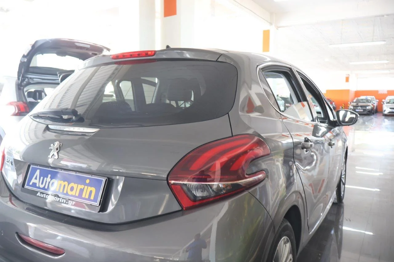 Peugeot 208 - View model 11