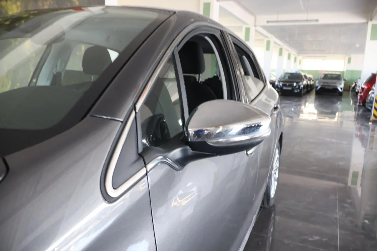 Peugeot 208 - View model 14