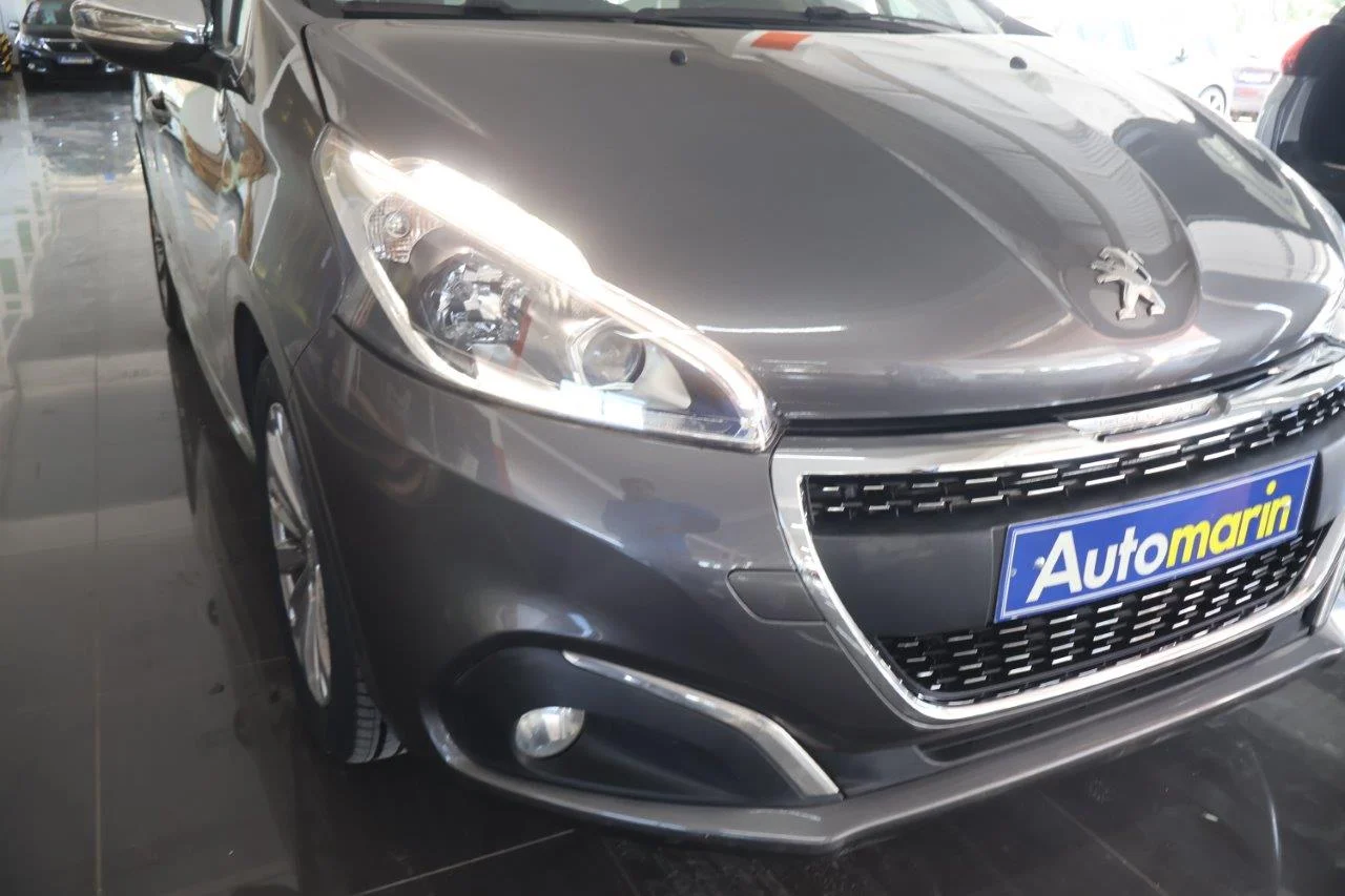Peugeot 208 - View model 17