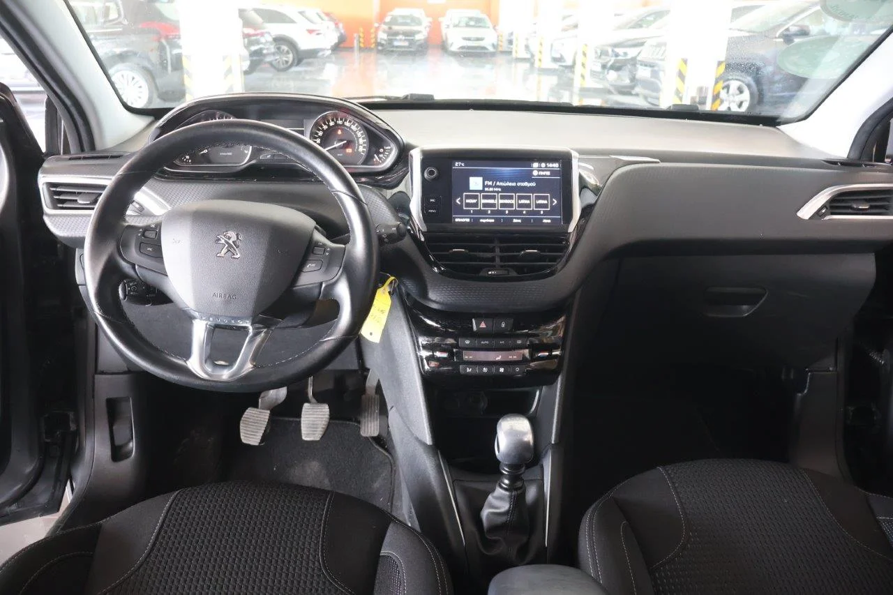 Peugeot 208 - View model 21
