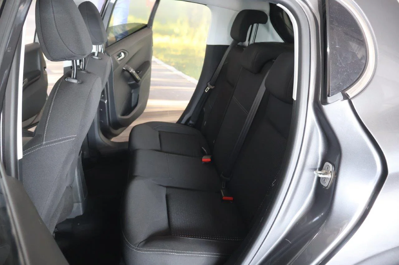 Peugeot 208 - View model 25