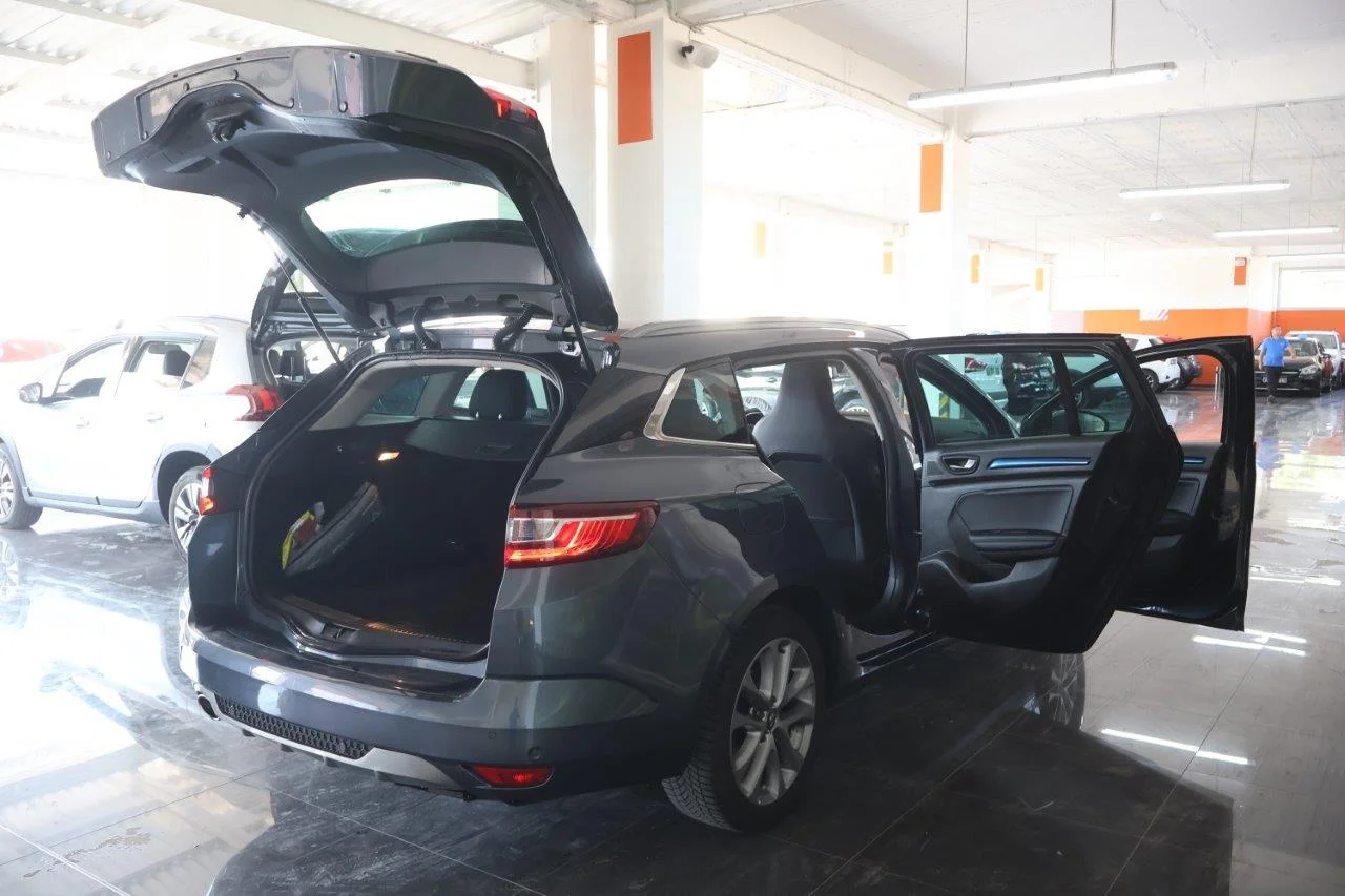 Renault Megane - View model 7
