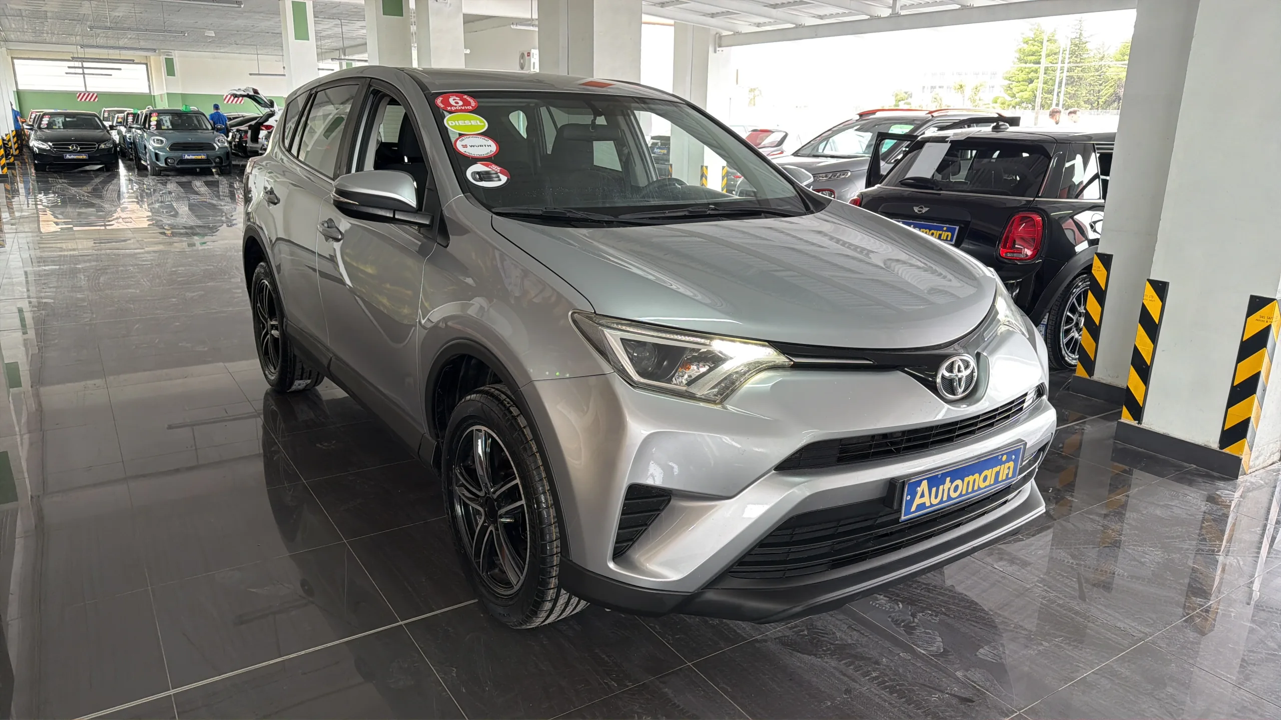 View 3 - Toyota RAV 4 - 2017