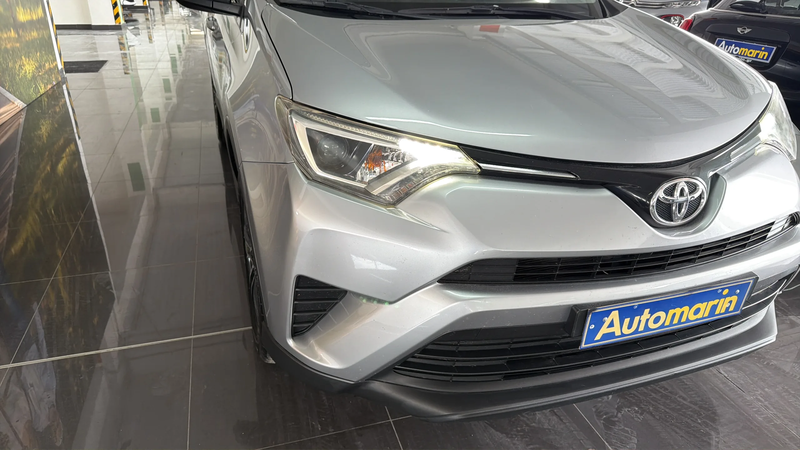 Toyota RAV 4 - View model 12