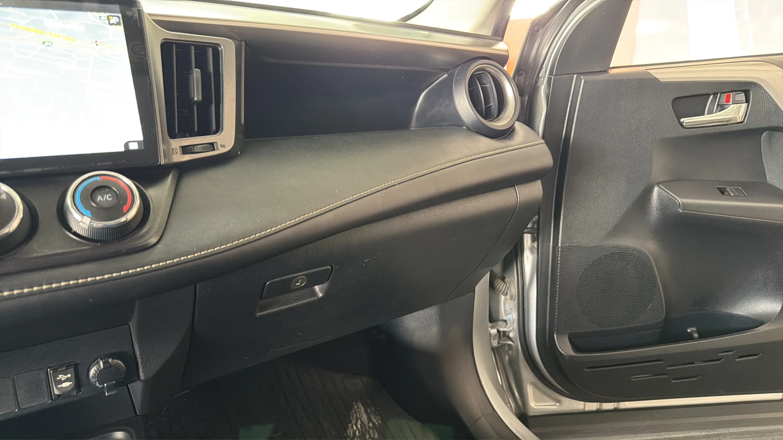 Toyota RAV 4 - View model 28