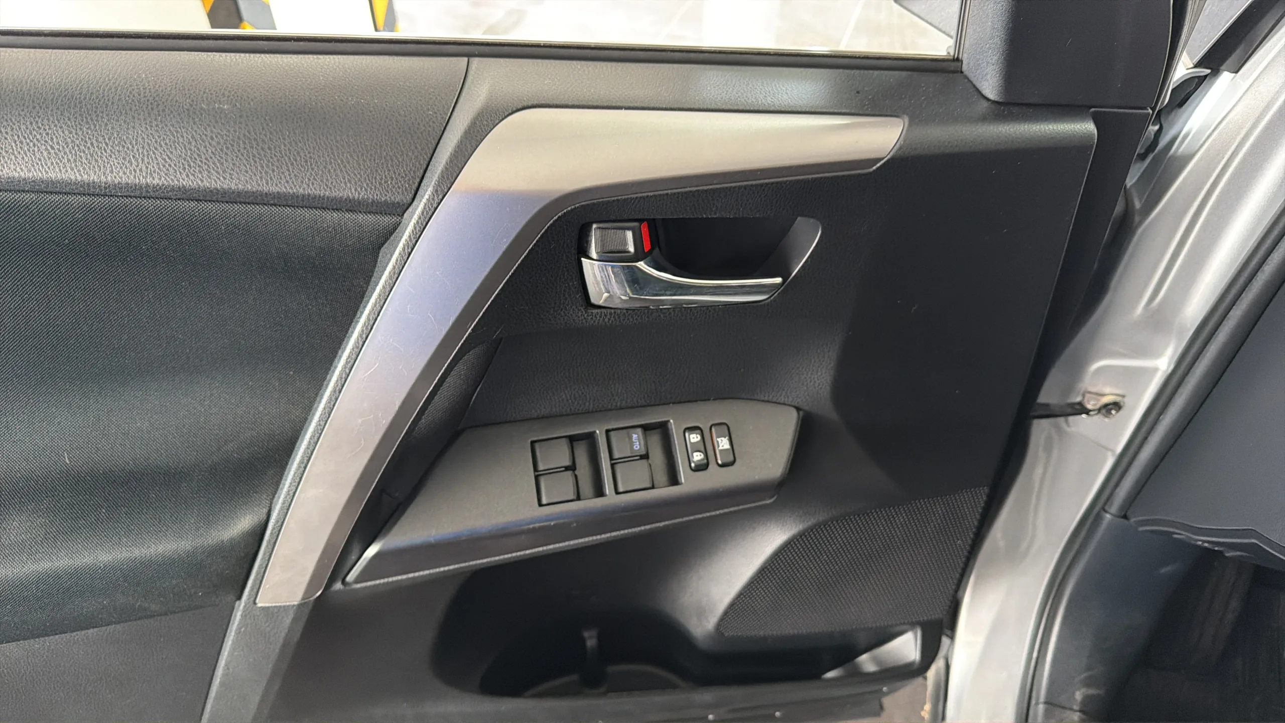 Toyota RAV 4 - View model 31