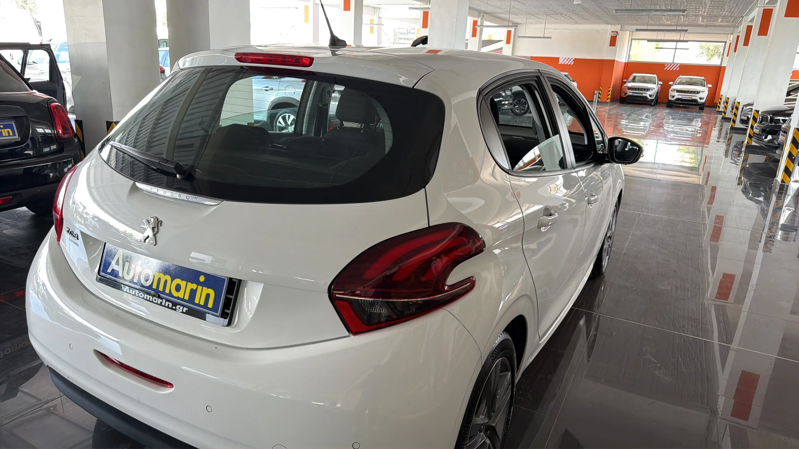 Peugeot 208 - View model 6