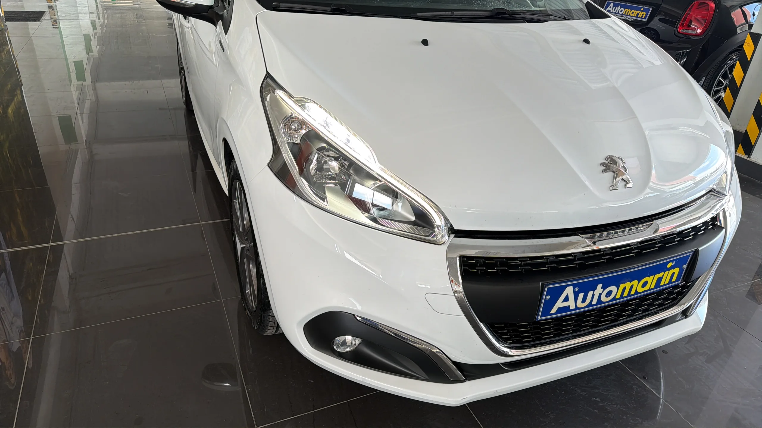 Peugeot 208 - View model 11