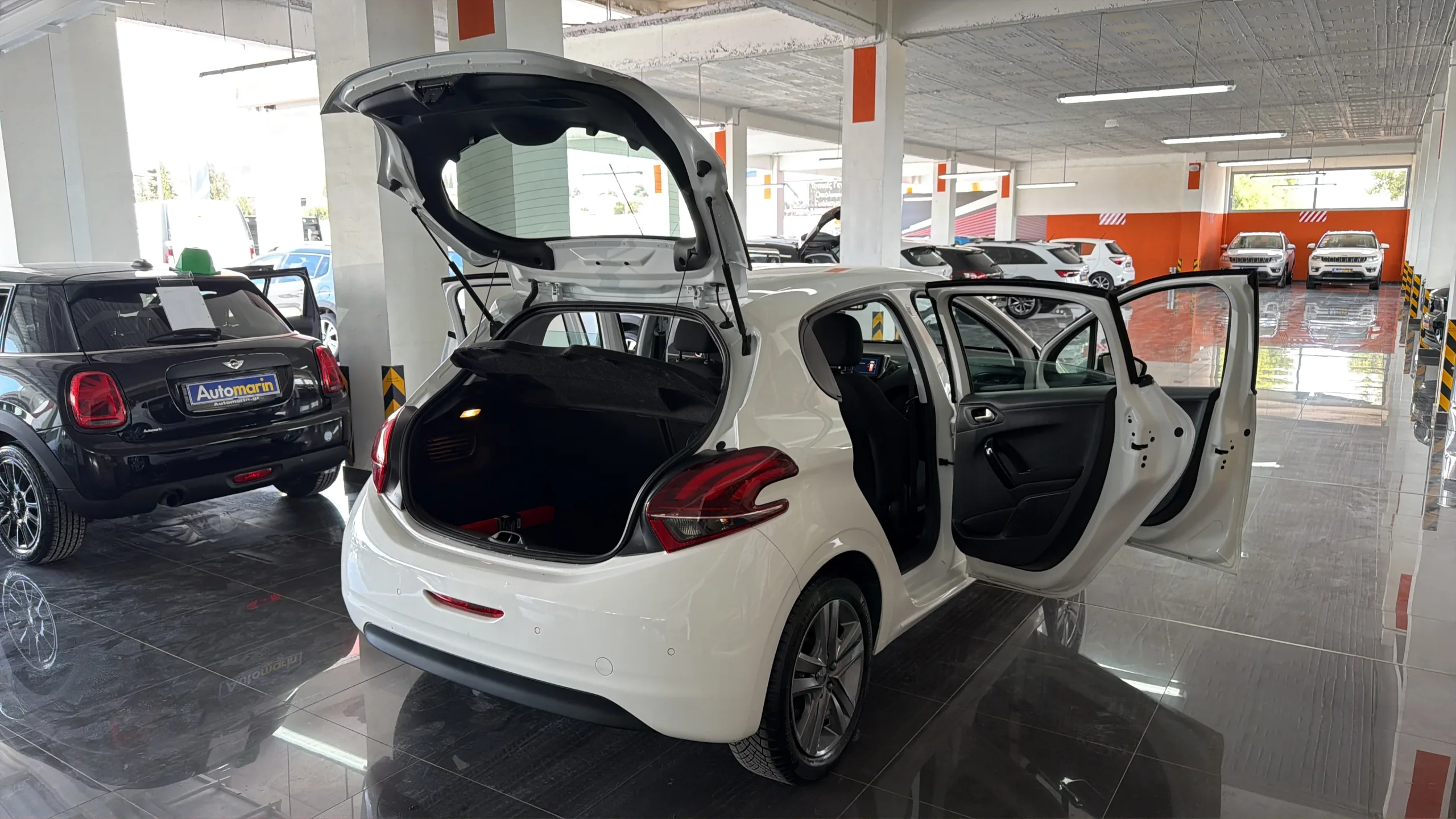 Peugeot 208 - View model 12