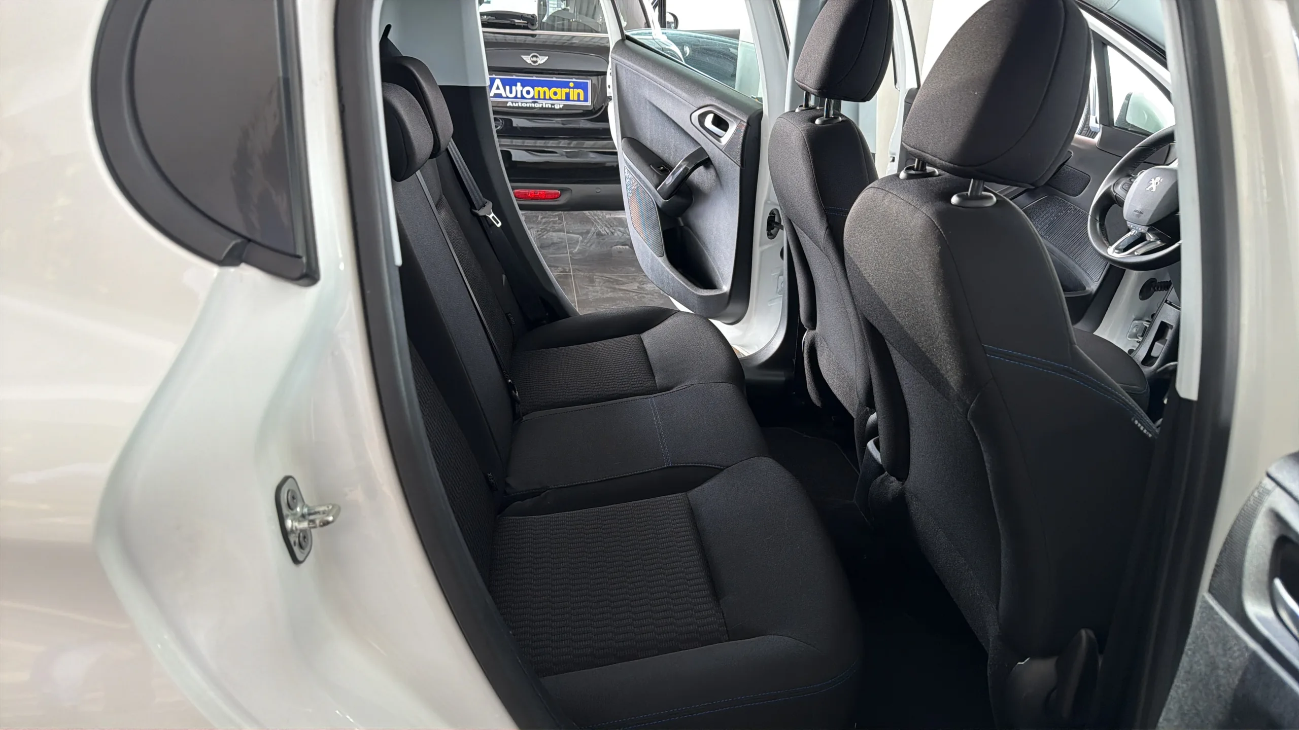 Peugeot 208 - View model 22