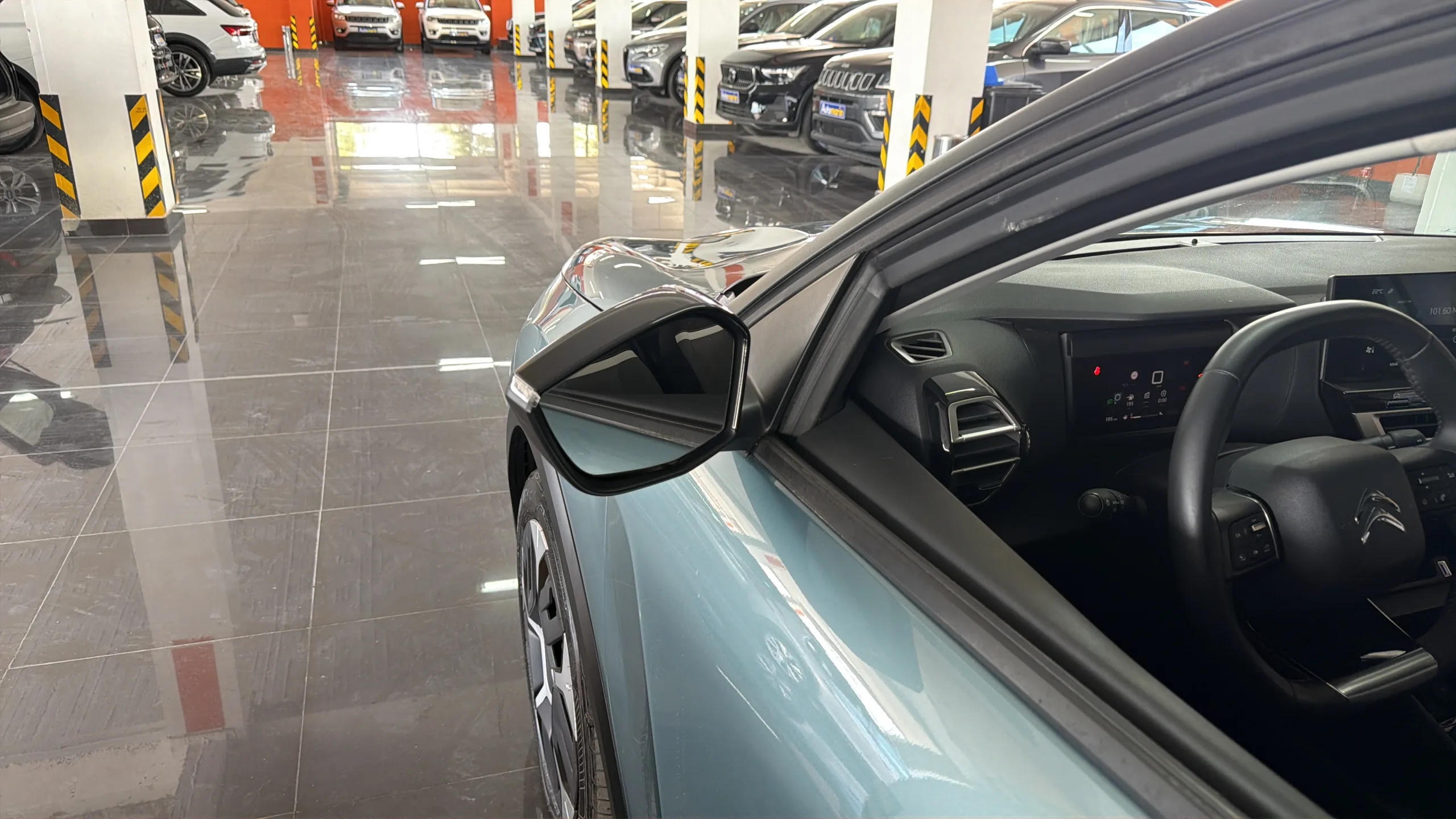 Citroen C4 - View model 9