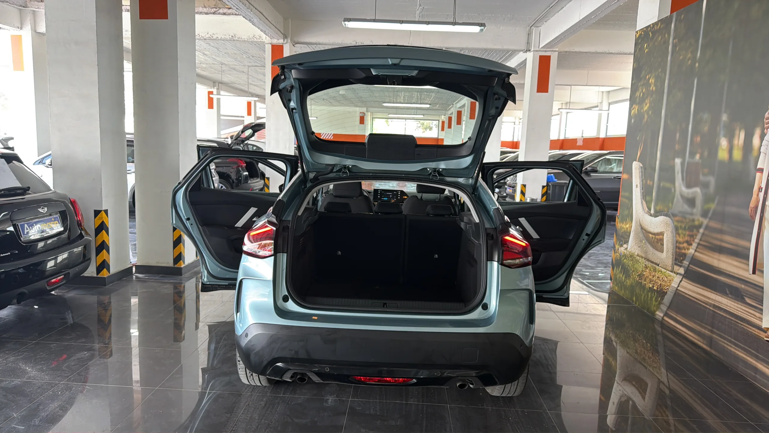 Citroen C4 - View model 13