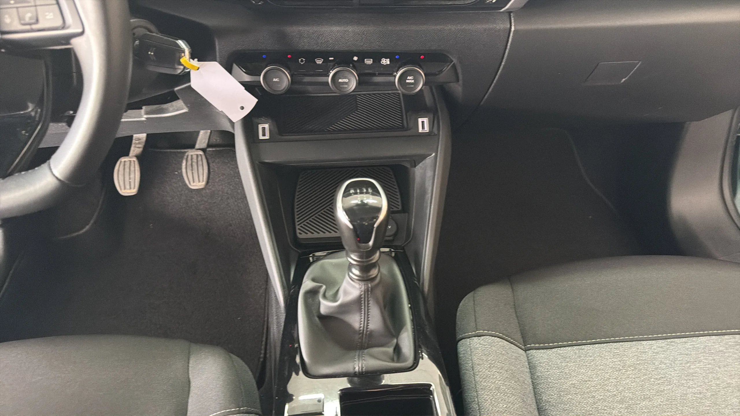 Citroen C4 - View model 27