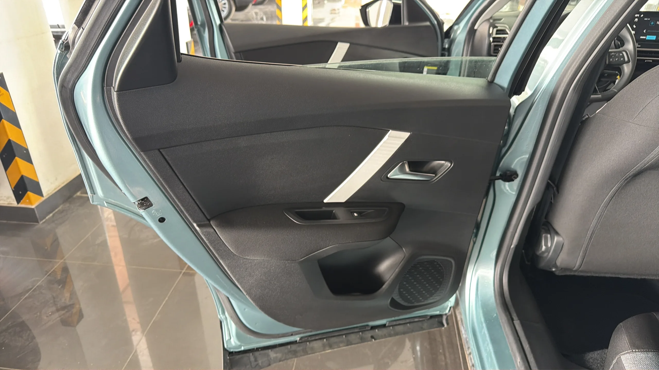 Citroen C4 - View model 30