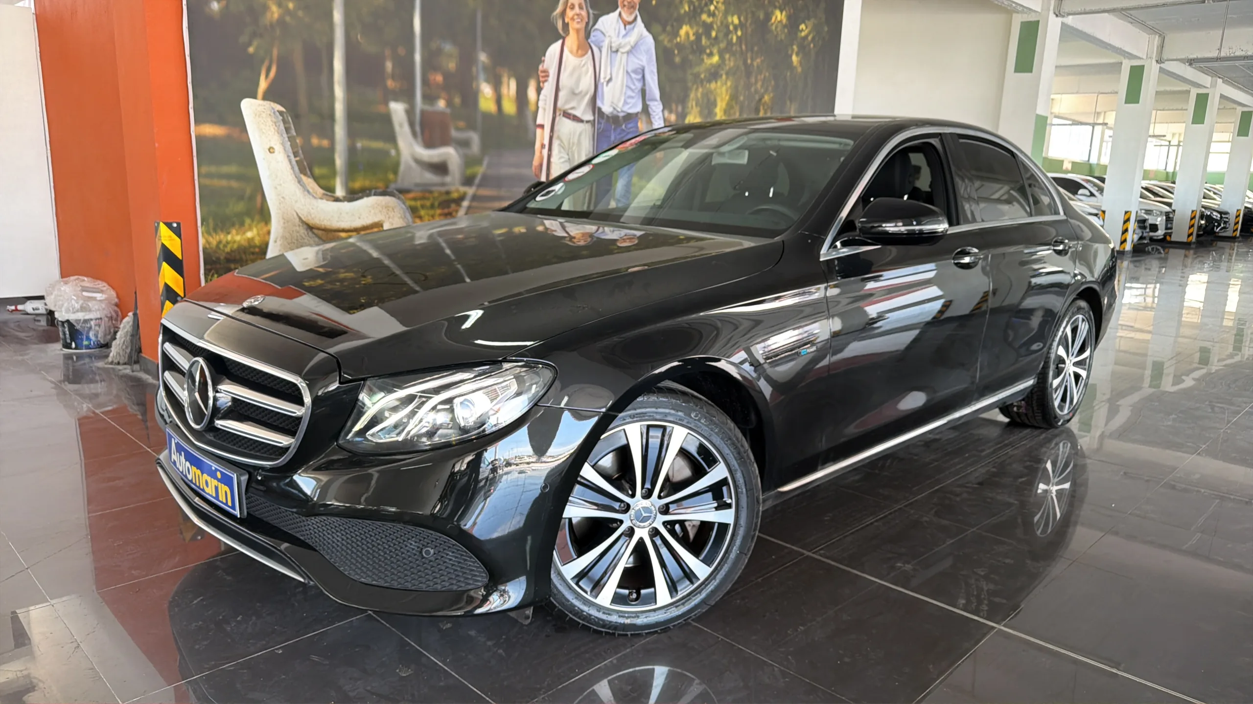 View 1 - Mercedes-Benz E 300 - 2019