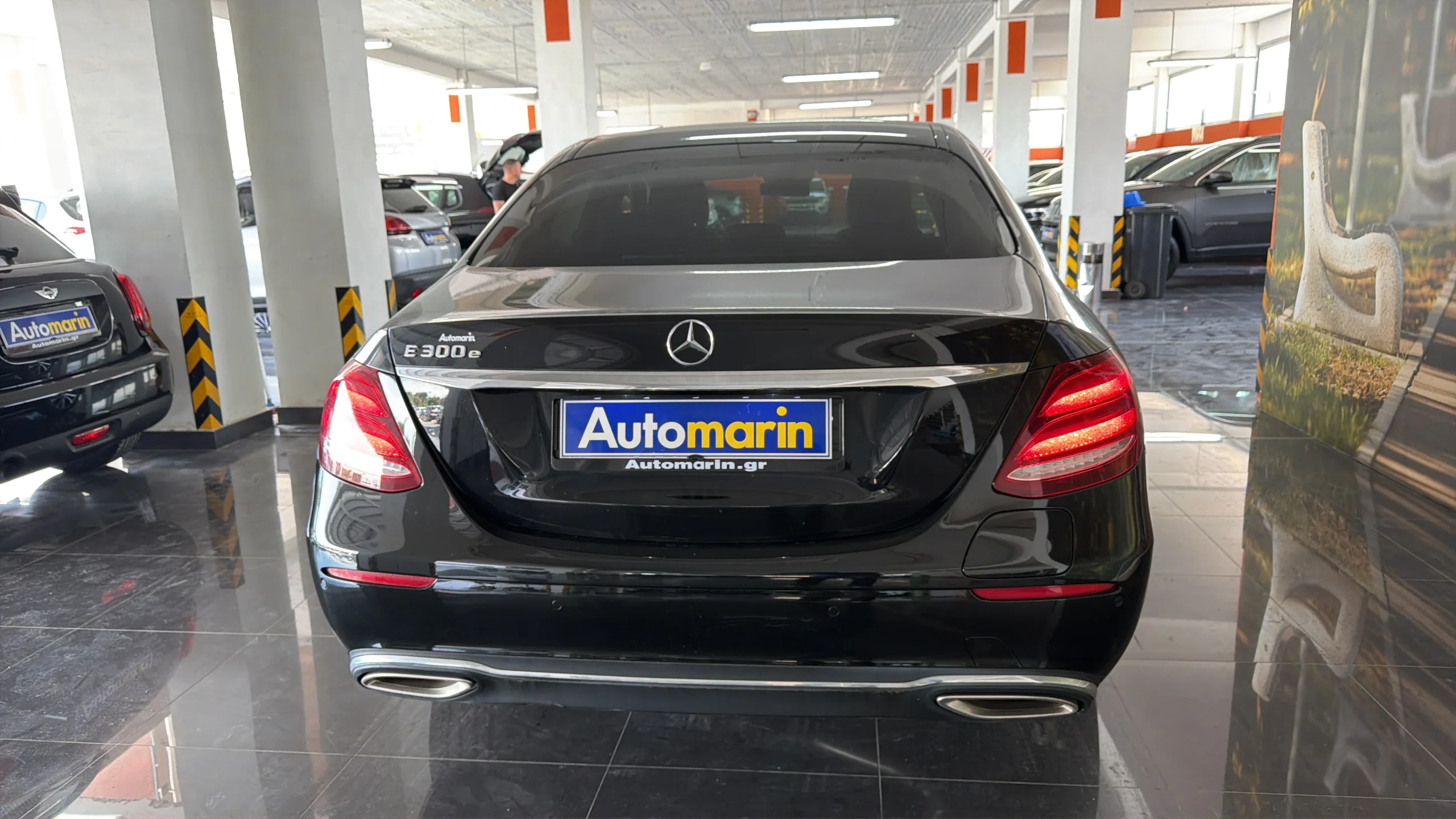 View 5 - Mercedes-Benz E 300 - 2019
