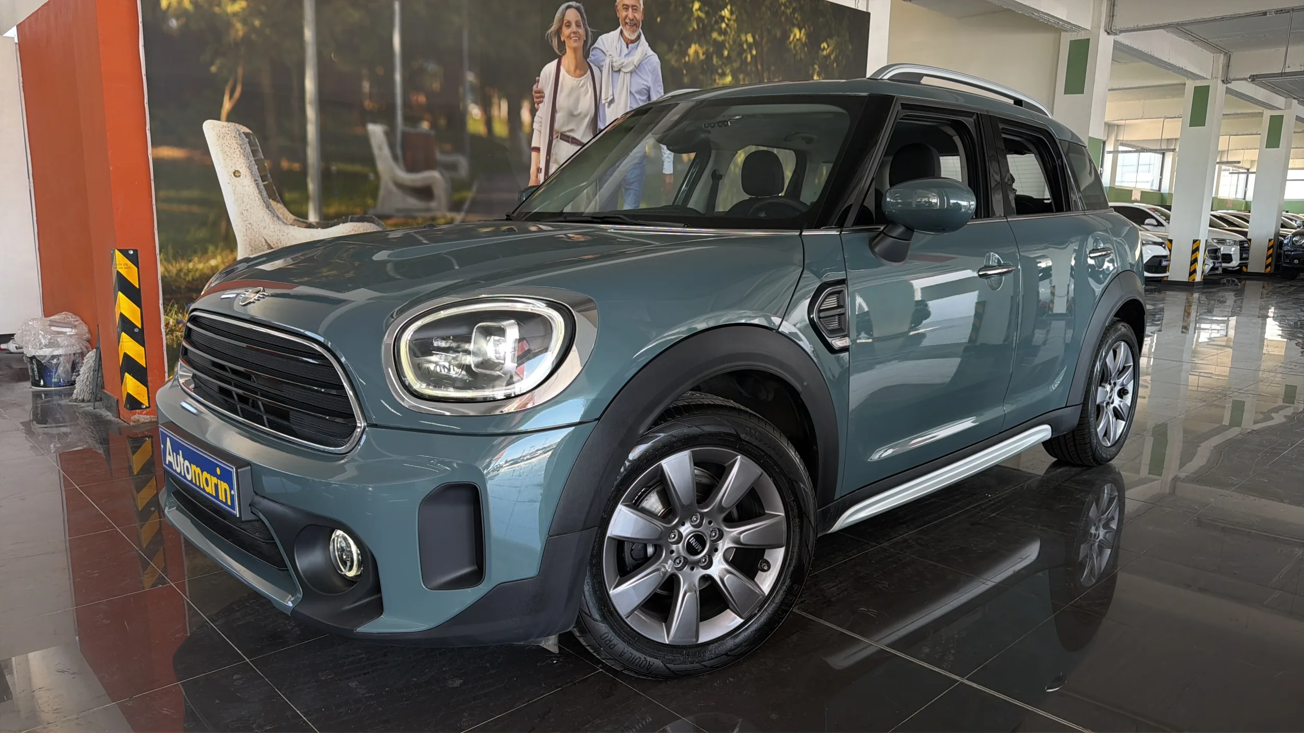 View 1 - Mini Countryman - 2023