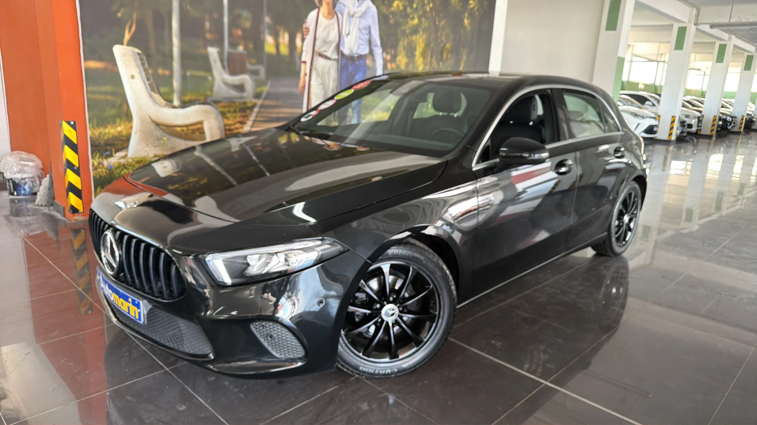View 1 - Mercedes-Benz A 180 - 2020