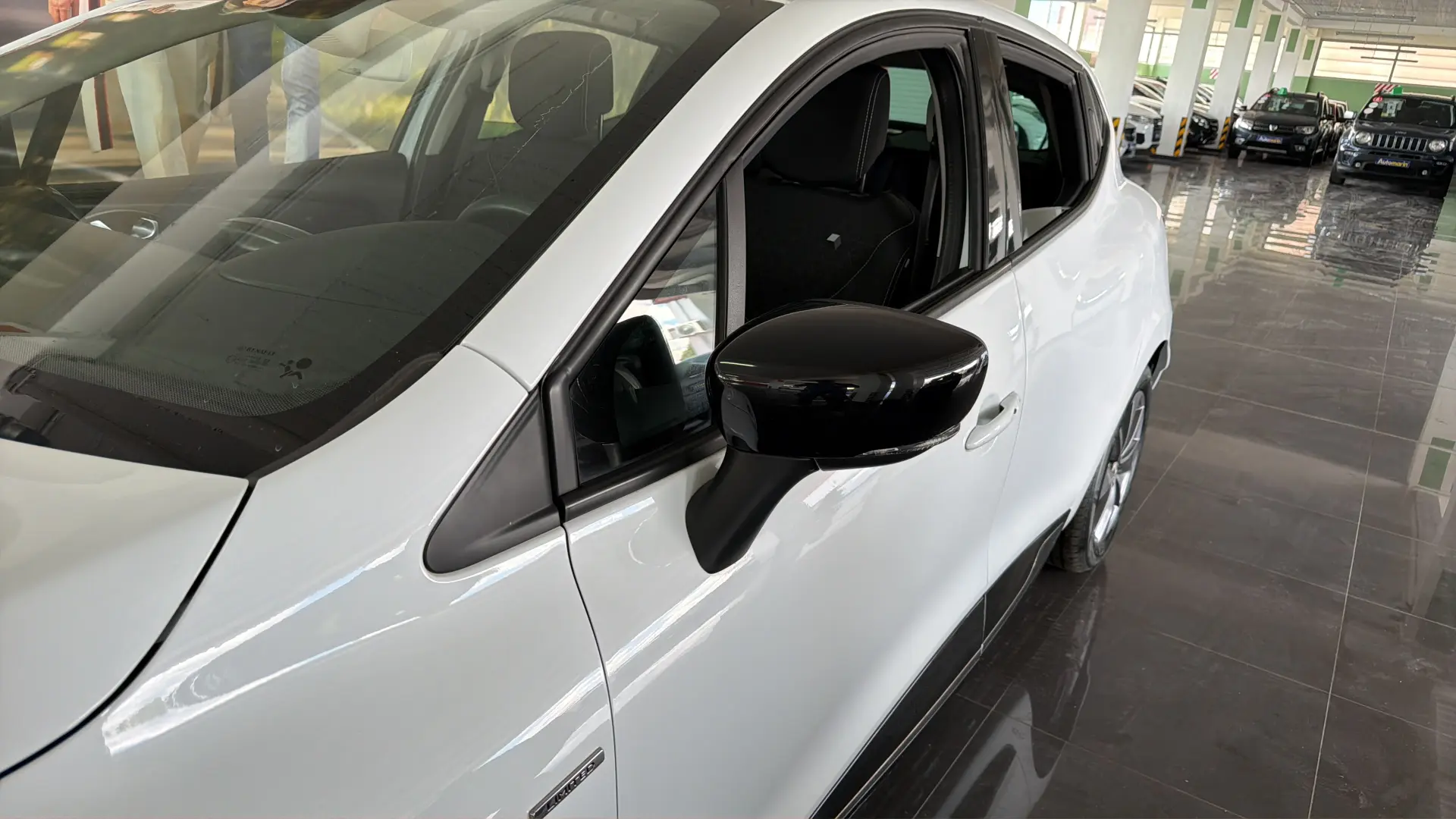 Renault Clio - View model 8
