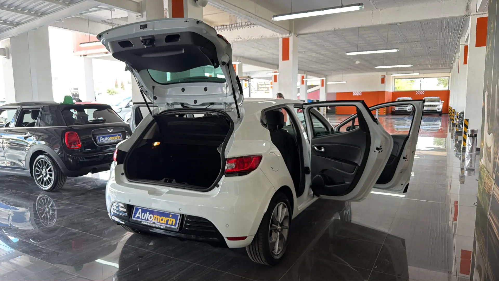 Renault Clio - View model 12
