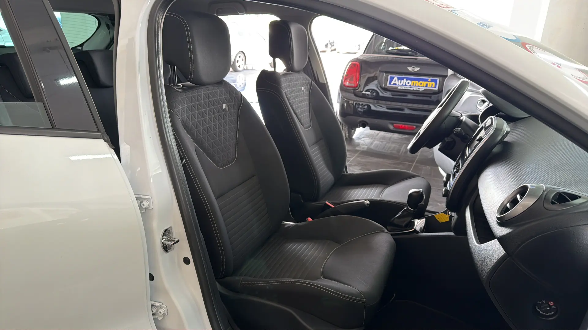Renault Clio - View model 20