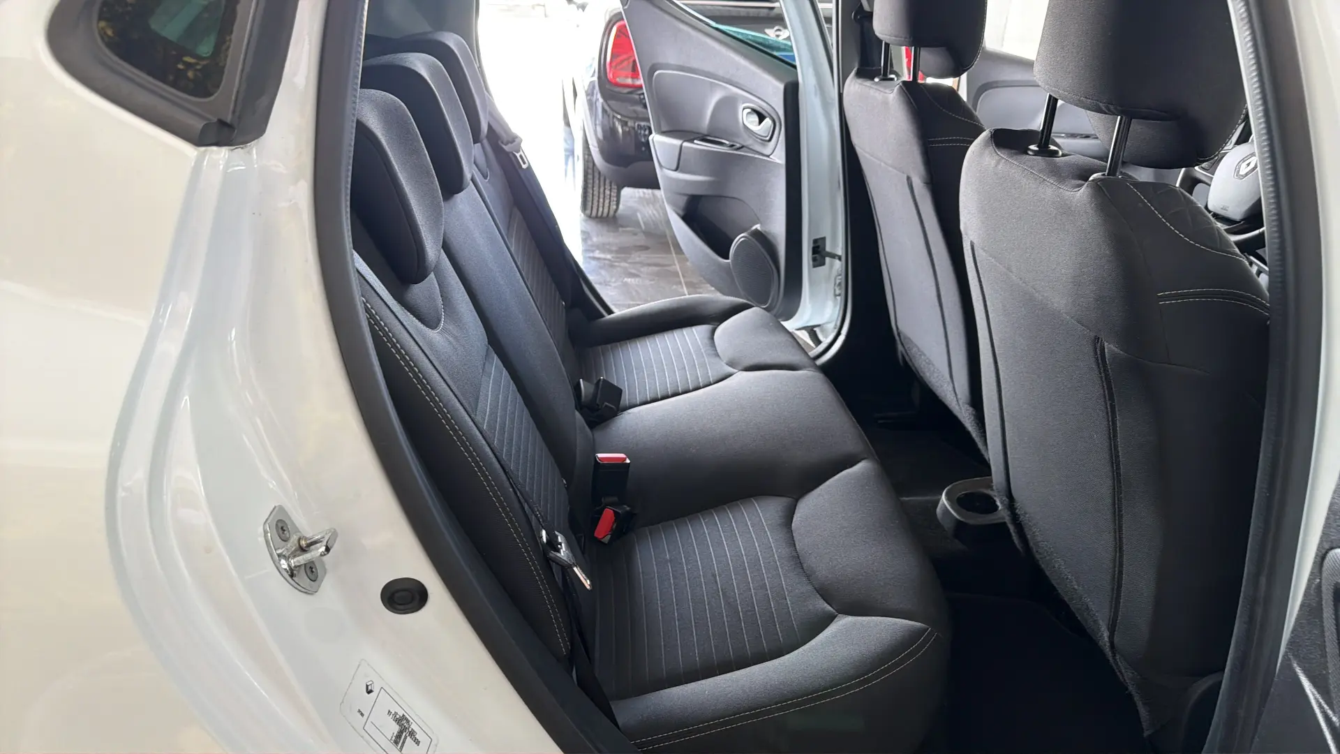 Renault Clio - View model 24