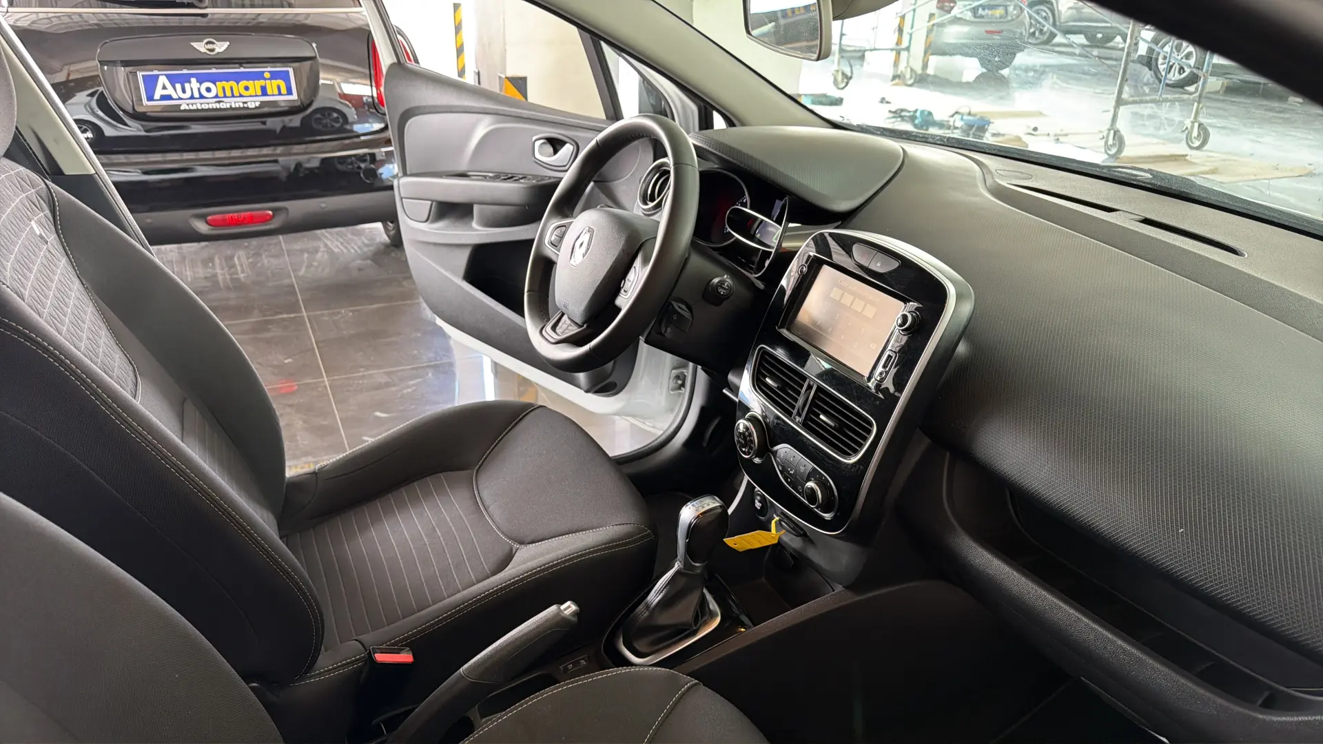 Renault Clio - View model 31