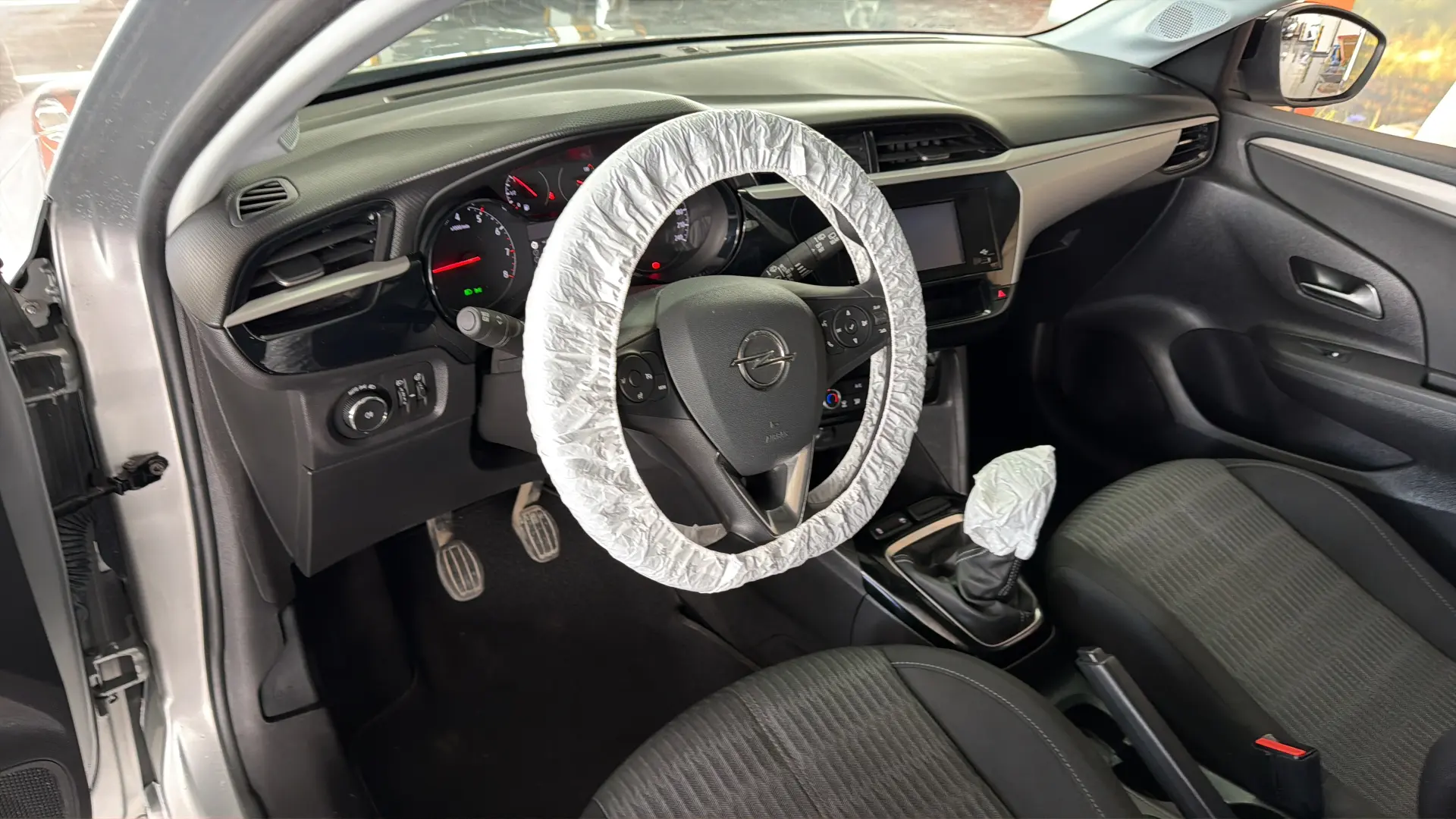 Opel Corsa - View model 32