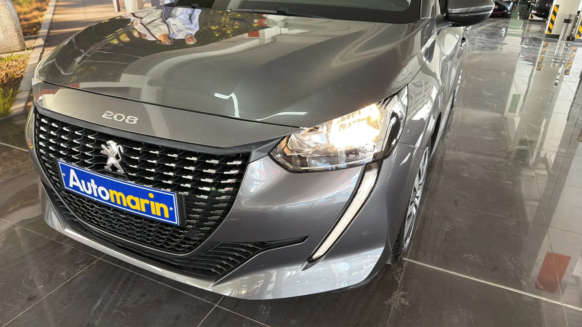 Peugeot 208 - View model 10