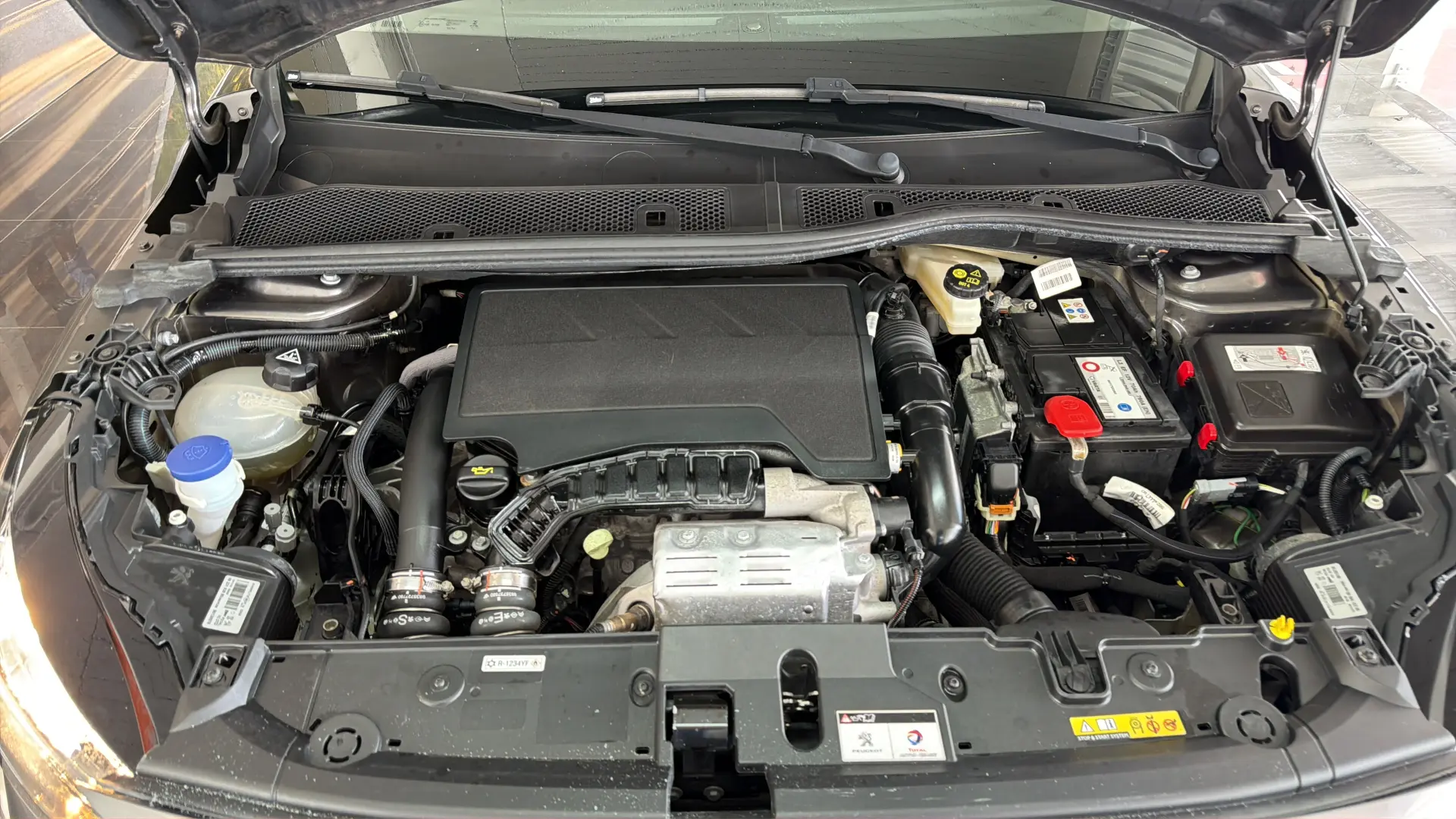 Peugeot 208 - View model 17