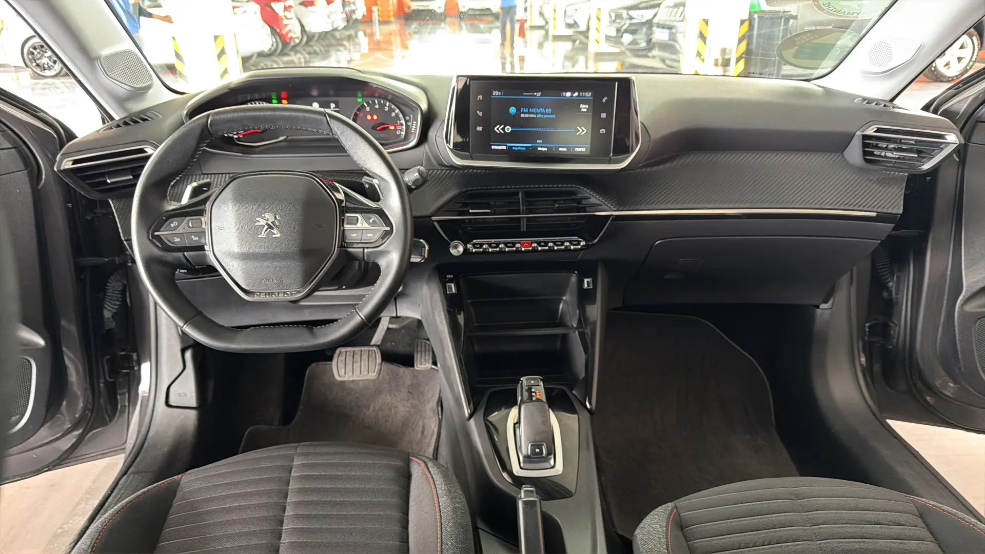 Peugeot 208 - View model 18