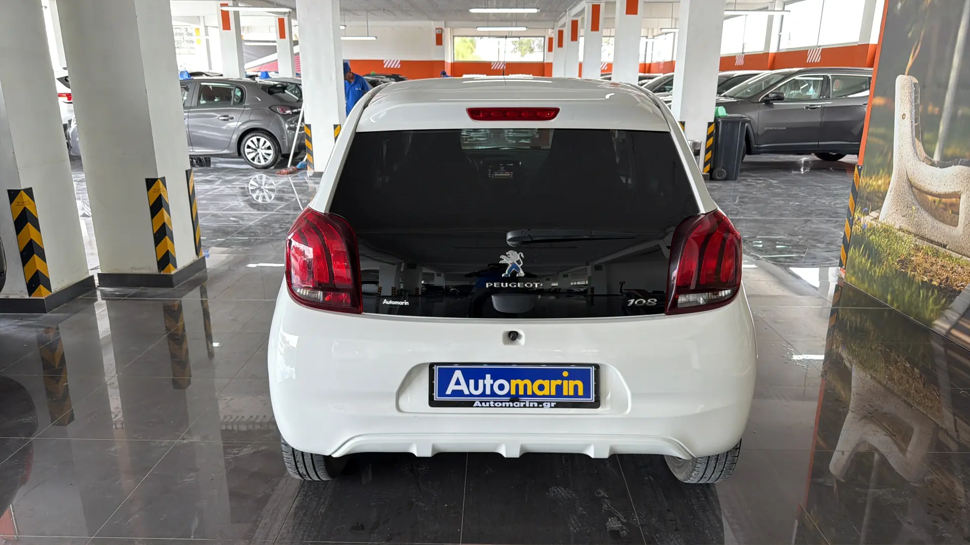 View 5 - Peugeot 108 - 2021