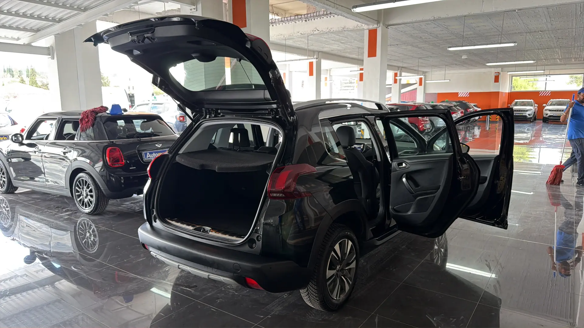 Peugeot 2008 - View model 15