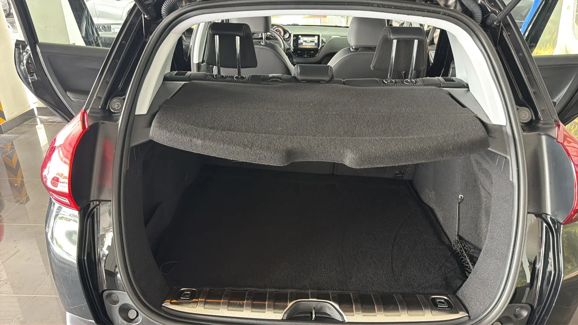 Peugeot 2008 - View model 16