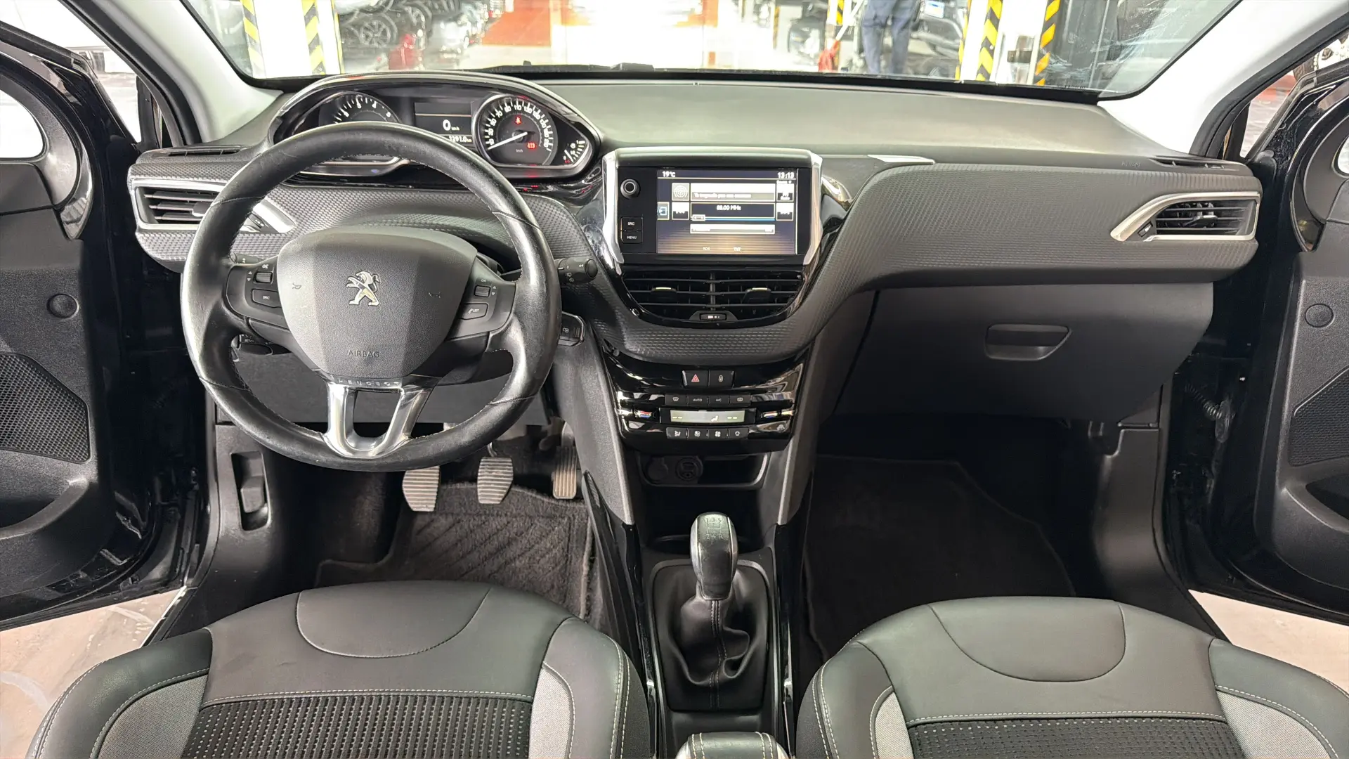 Peugeot 2008 - View model 19