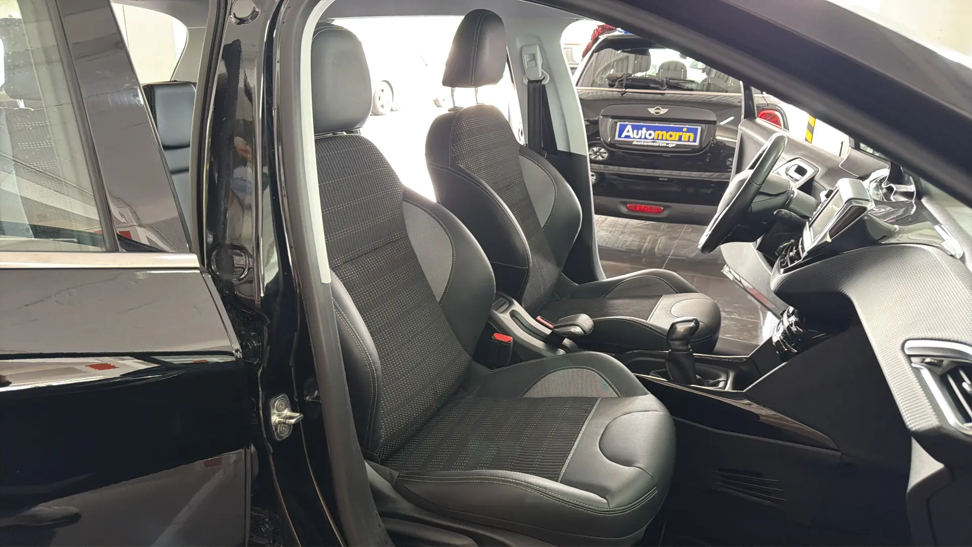 Peugeot 2008 - View model 21