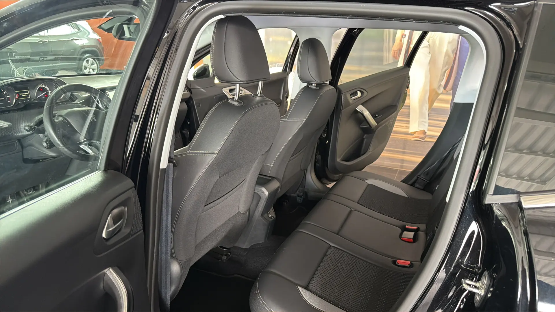 Peugeot 2008 - View model 22
