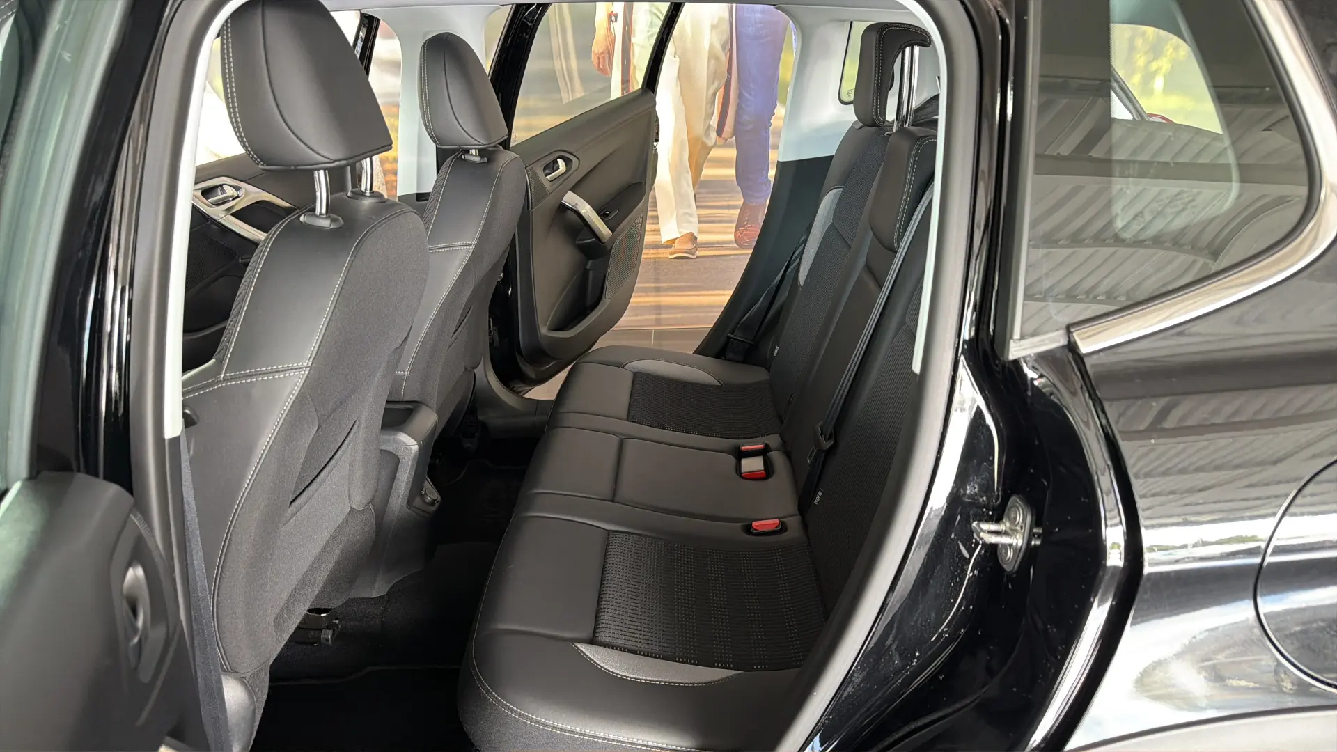 Peugeot 2008 - View model 23