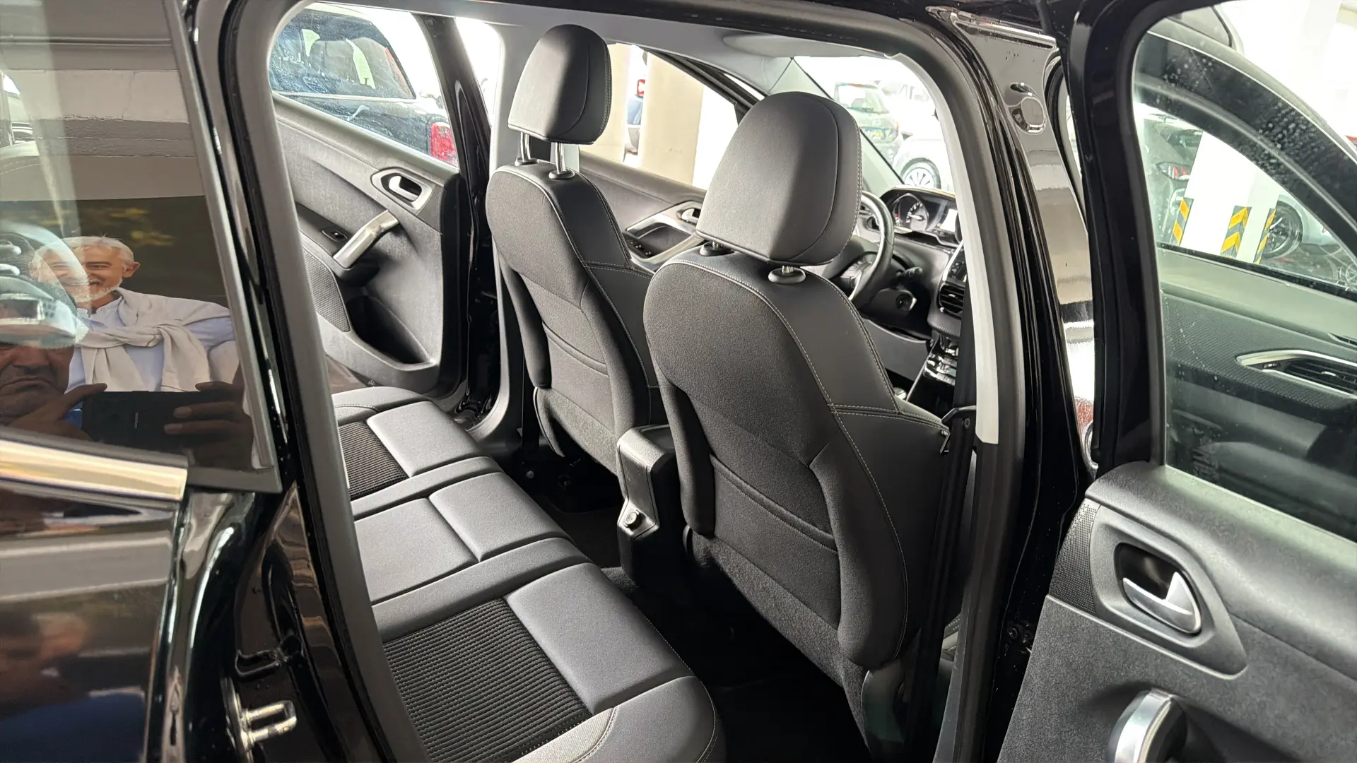 Peugeot 2008 - View model 24