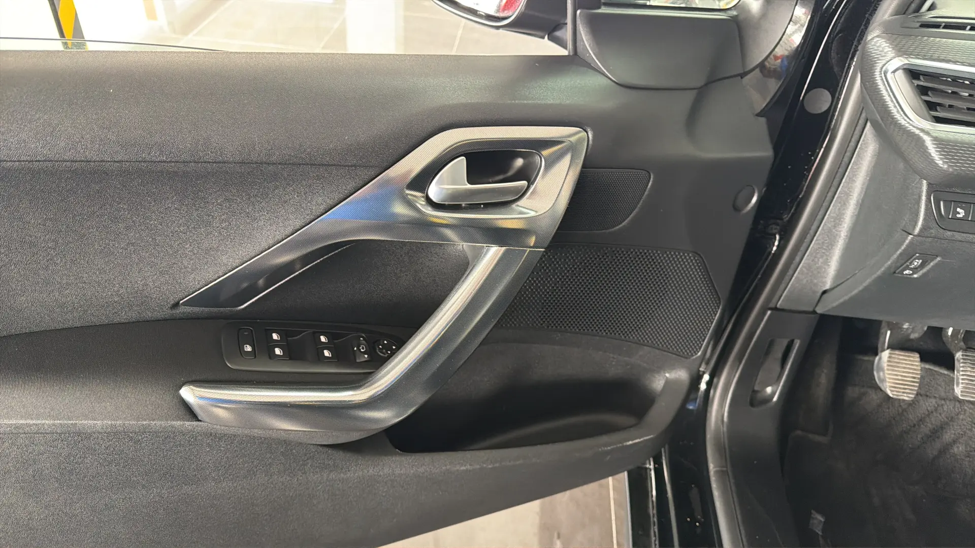 Peugeot 2008 - View model 31