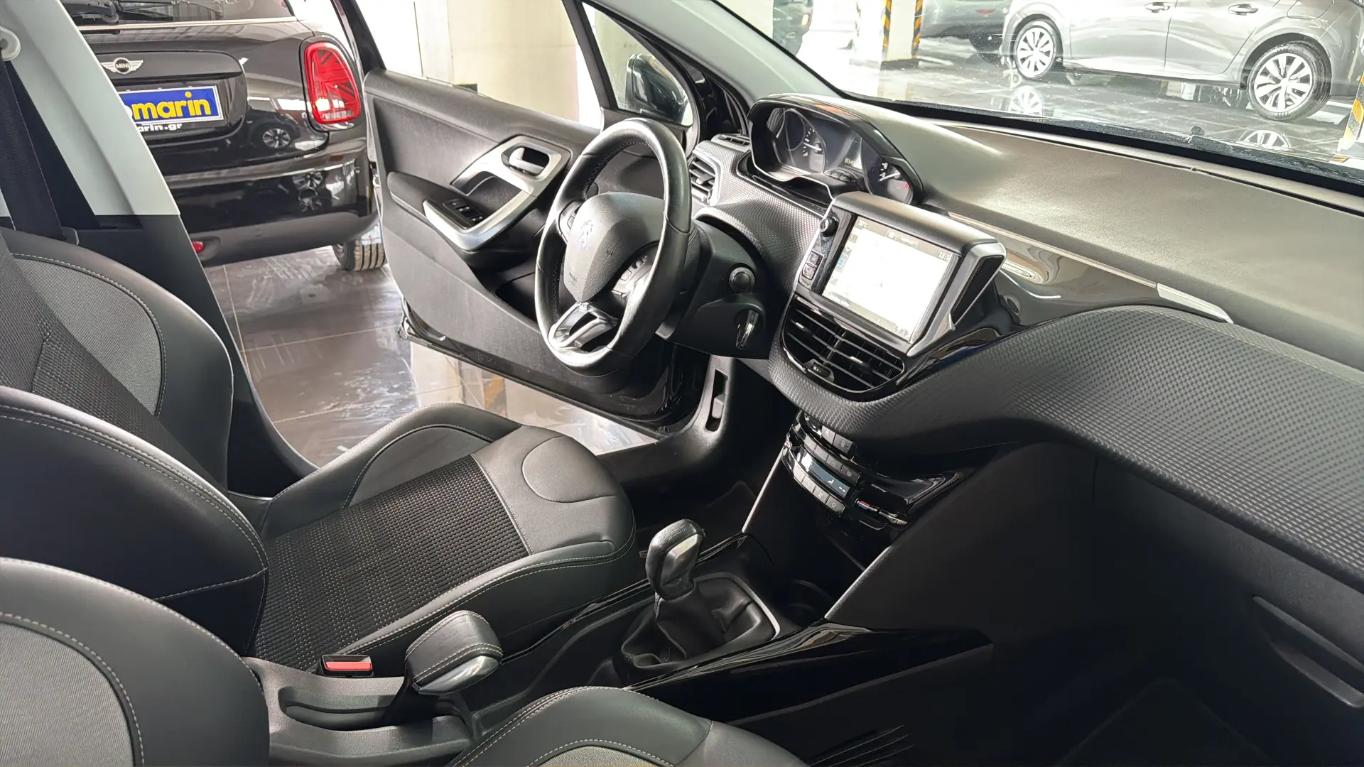 Peugeot 2008 - View model 33