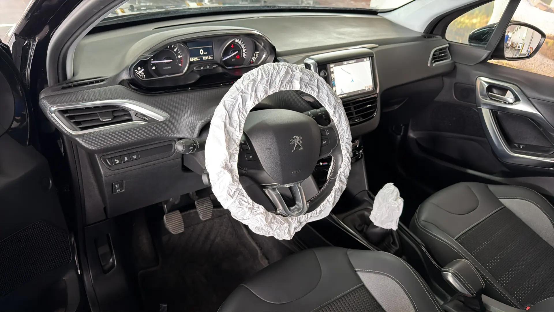 Peugeot 2008 - View model 34