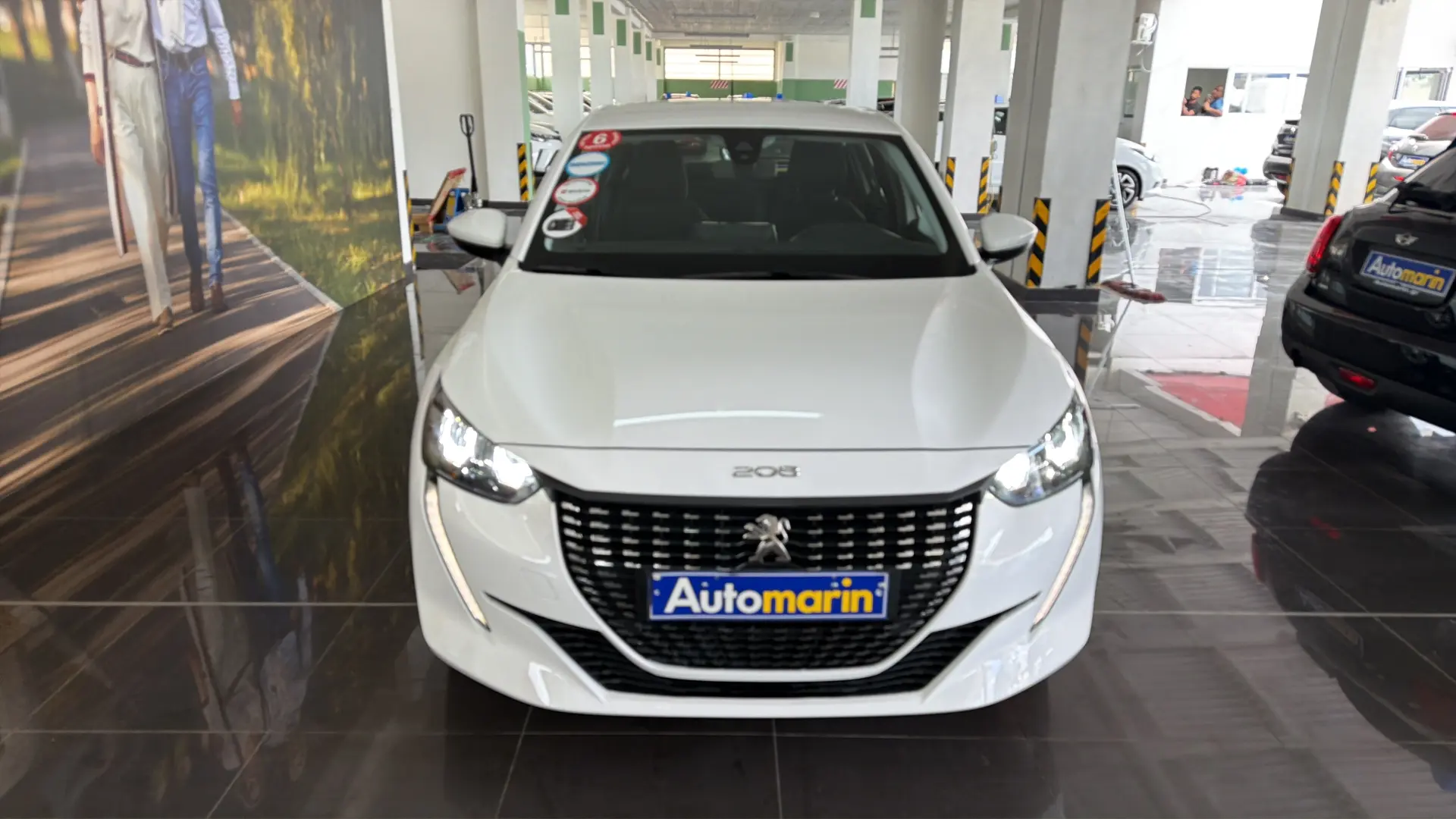 View 2 - Peugeot 208 - 2021