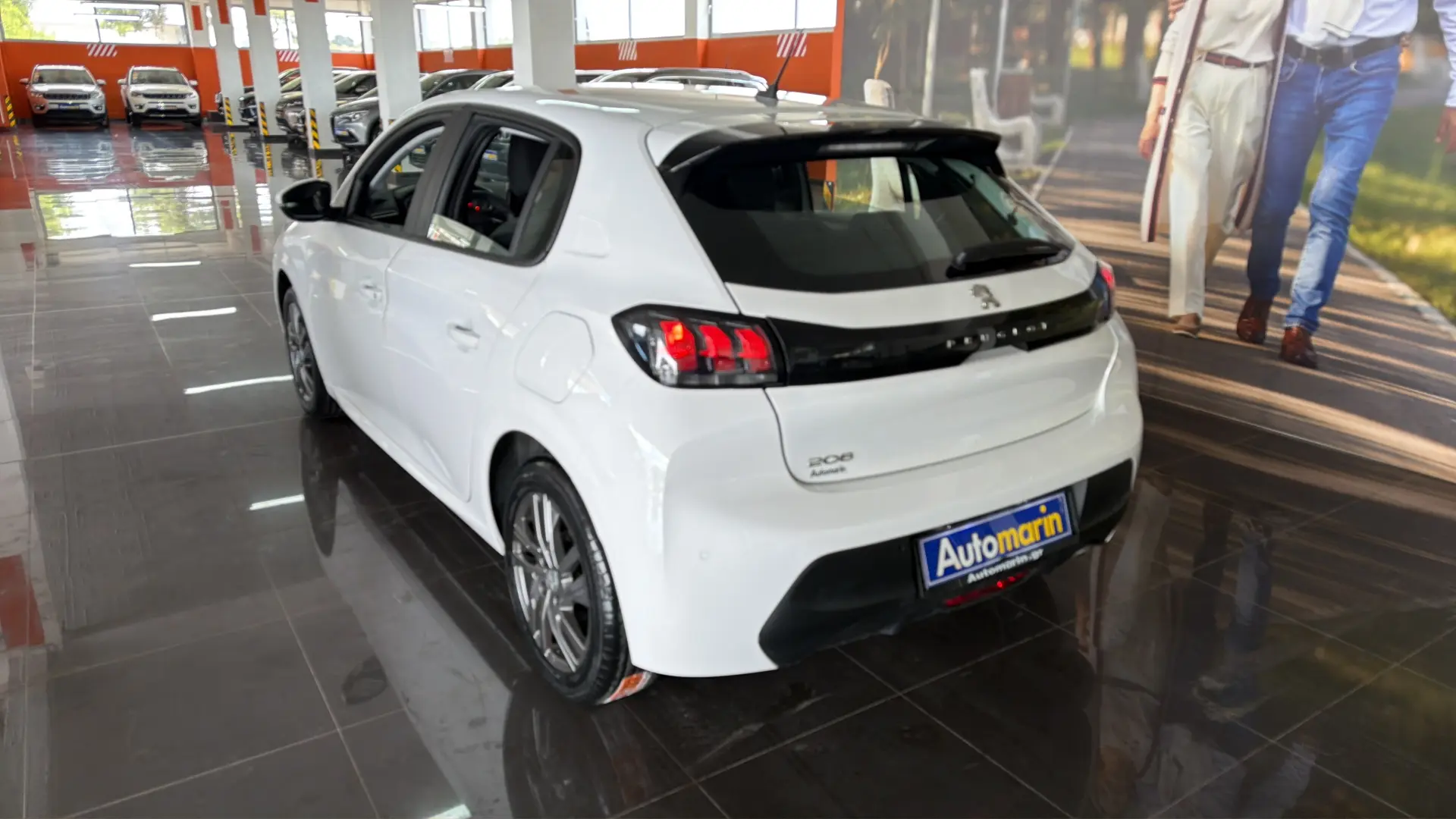 Peugeot 208 - View model 5