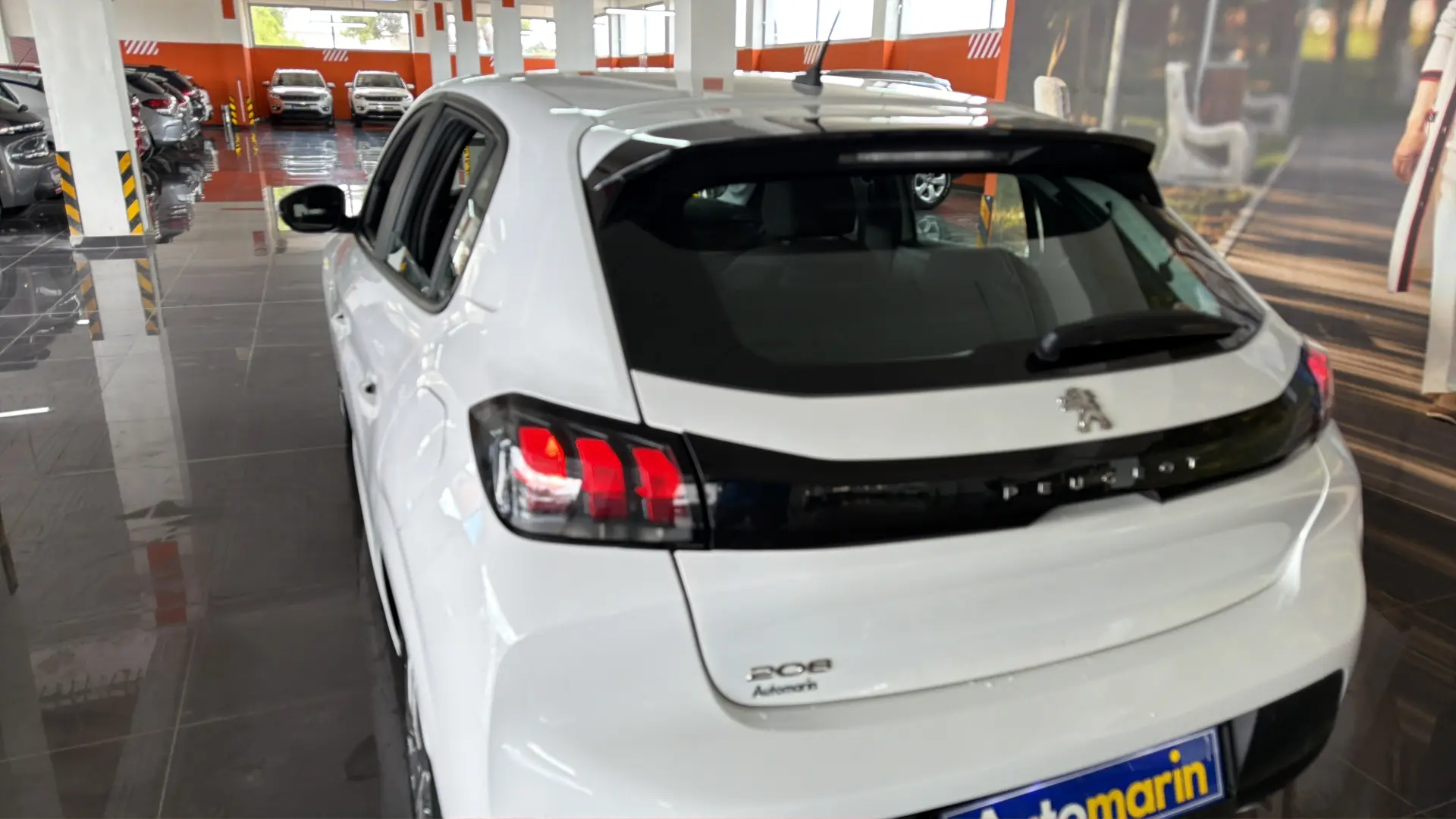 Peugeot 208 - View model 7