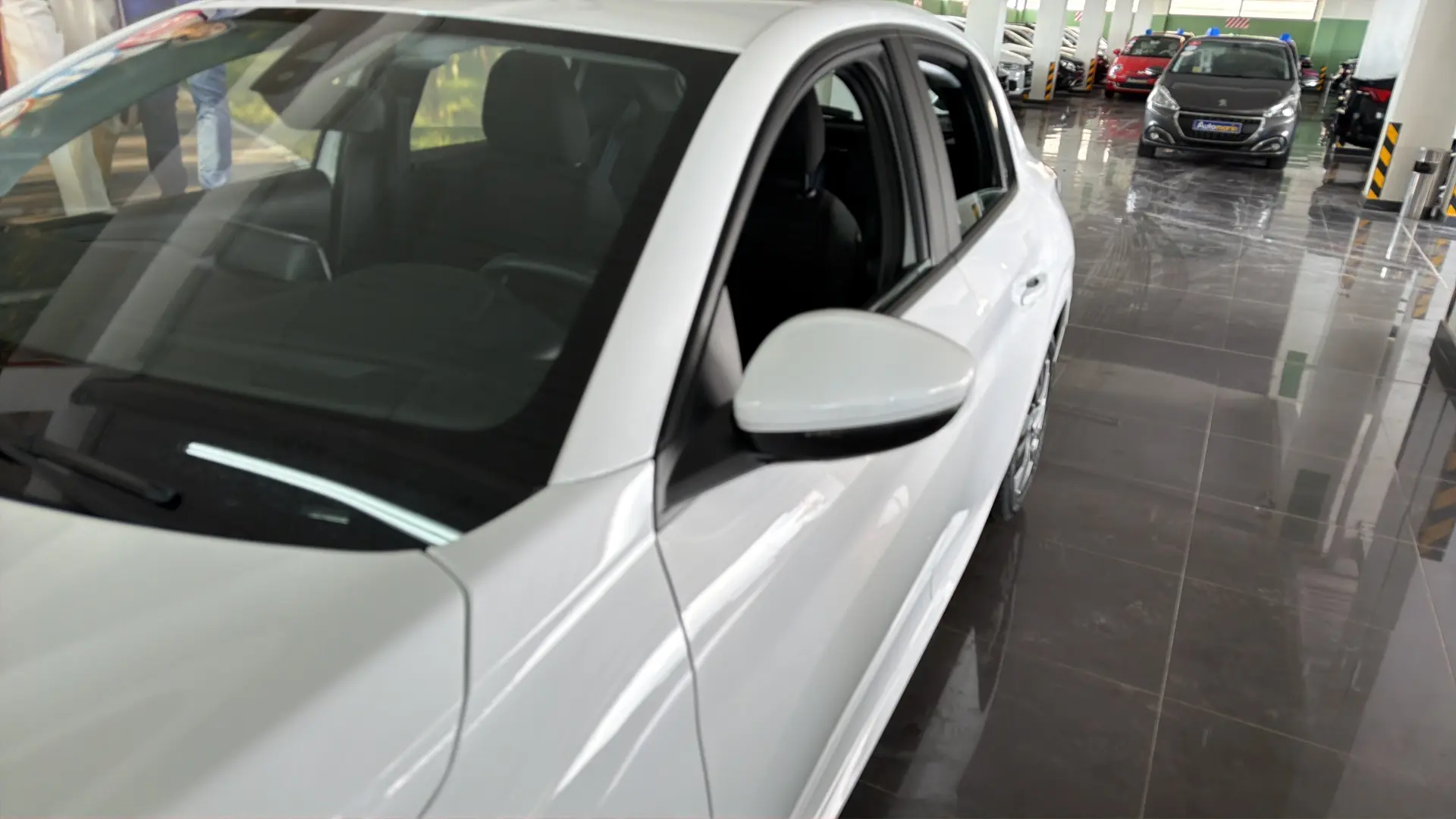 Peugeot 208 - View model 8