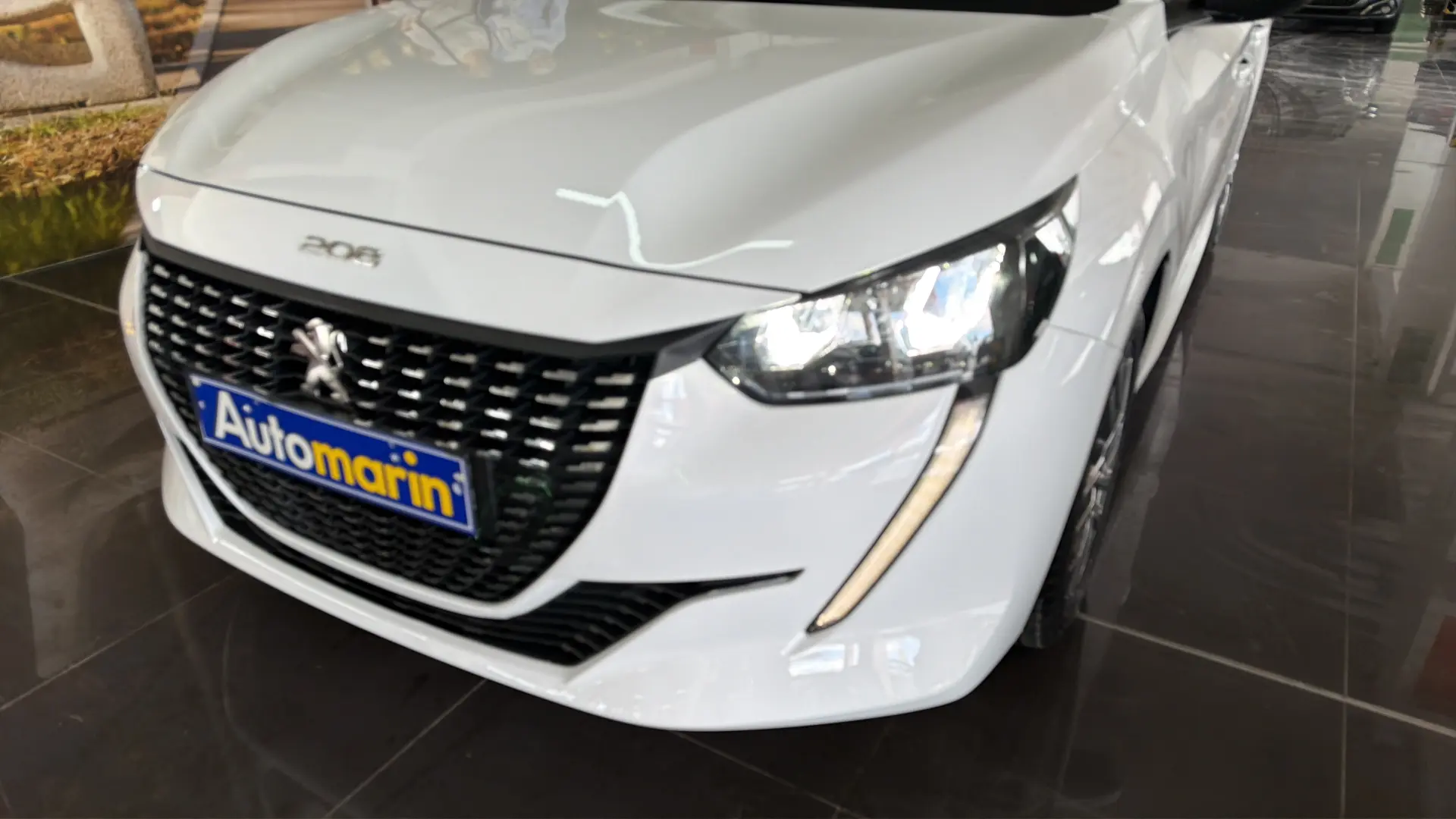Peugeot 208 - View model 10