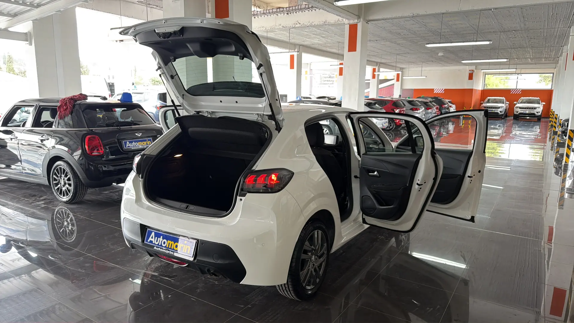 Peugeot 208 - View model 14